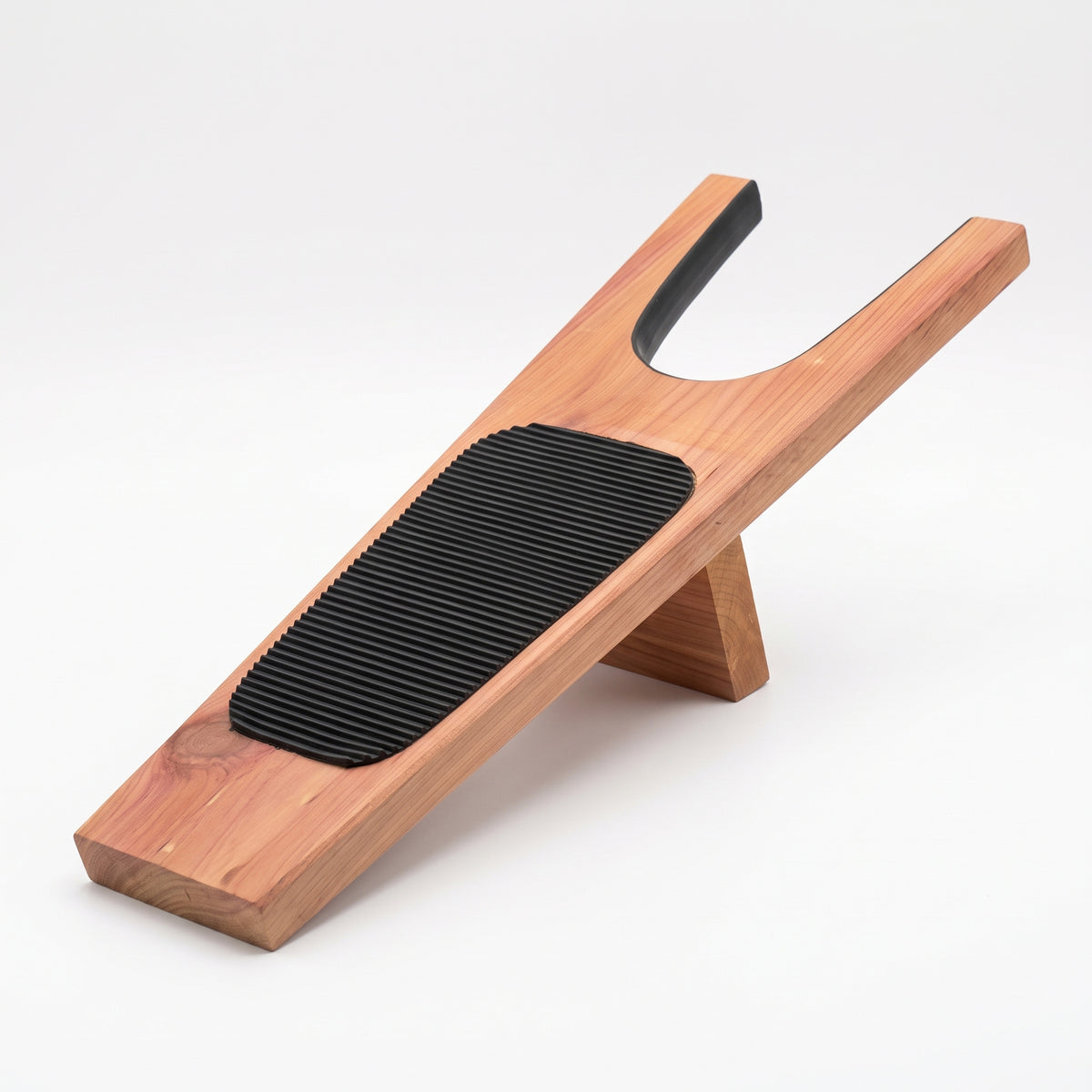 Stövelknekt i rödcederträ från Swedish Red Cedar